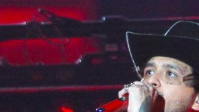 Christian Nodal aparece ebrio en un video en TikTok.